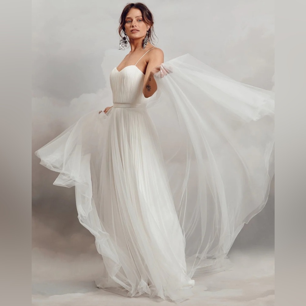 Elegant White Wedding Dress